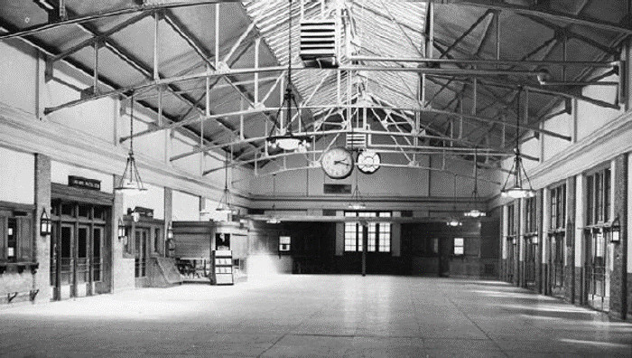 Black & White photograph of Halifax main concourse in 1928